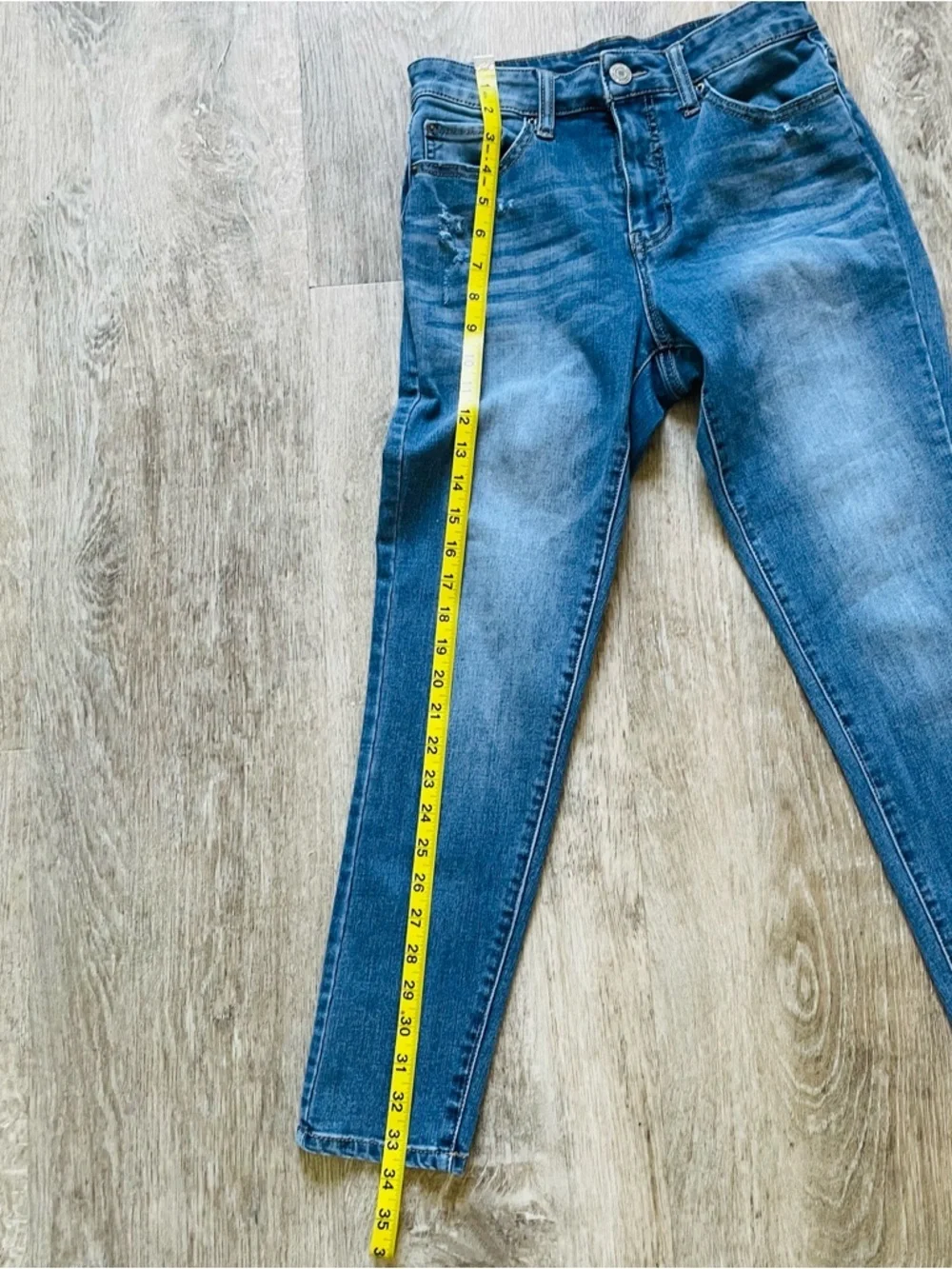 Time and Tru Women's Skinny Jeans in Medium Blue Wash